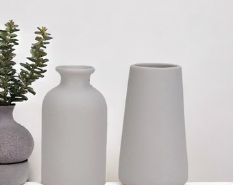 Small White Ceramic Vase: Unique Boho Decor for Flowers | Bud Vase for Dried Flowers | Wedding Decoration | Minimalist Home Decor Accent