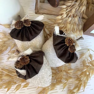 Thanksgiving Acorn Decor: Tiered Tray Fall Decoration