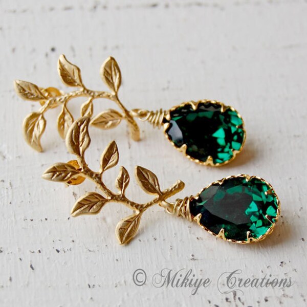 Emerald Bridesmaid Gift, Green Wedding Jewelry,  Wedding Earrings, Bridal Chandelier Swarovski Crystal Cubic Zirconia Drop Earrings