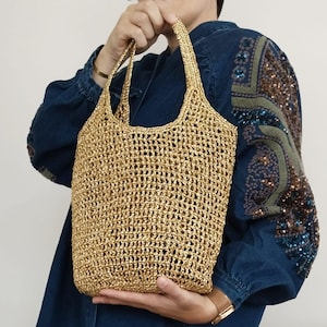 Gold metallic Raffia Netztasche, Gehäkelte Raffia Tote, Sommer Tragetasche, Strohnetz Tasche, Handgemachte Tasche, Netztasche — Raffia Netz Tasche
