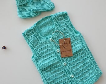 Handgestrickte Babyweste mit Booties, Aqua Grün *Einzelstück*