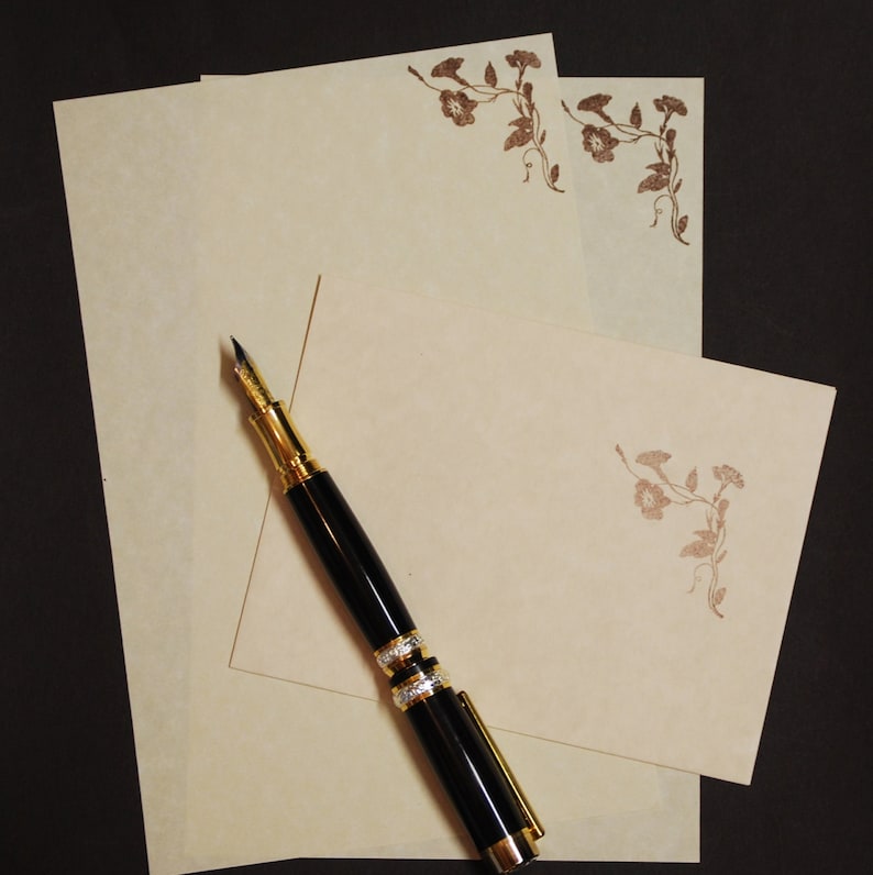 letter writing set fine stationery set lined or unlined hand written letters Morning Glory 8.5 x 5.5 inches corner border 30 pieces