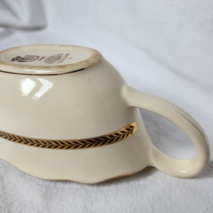 Old sauceboat in opaque porcelain from the French manufacturer Digoin Sarreguemines. Turenne model. image 3