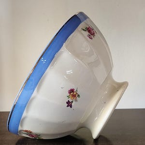 Ceranord vintage faceted bowl with small flowers