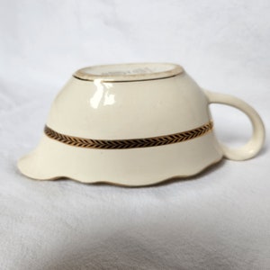 Old sauceboat in opaque porcelain from the French manufacturer Digoin Sarreguemines. Turenne model. image 4