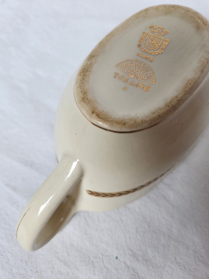 Old sauceboat in opaque porcelain from the French manufacturer Digoin Sarreguemines. Turenne model. image 7