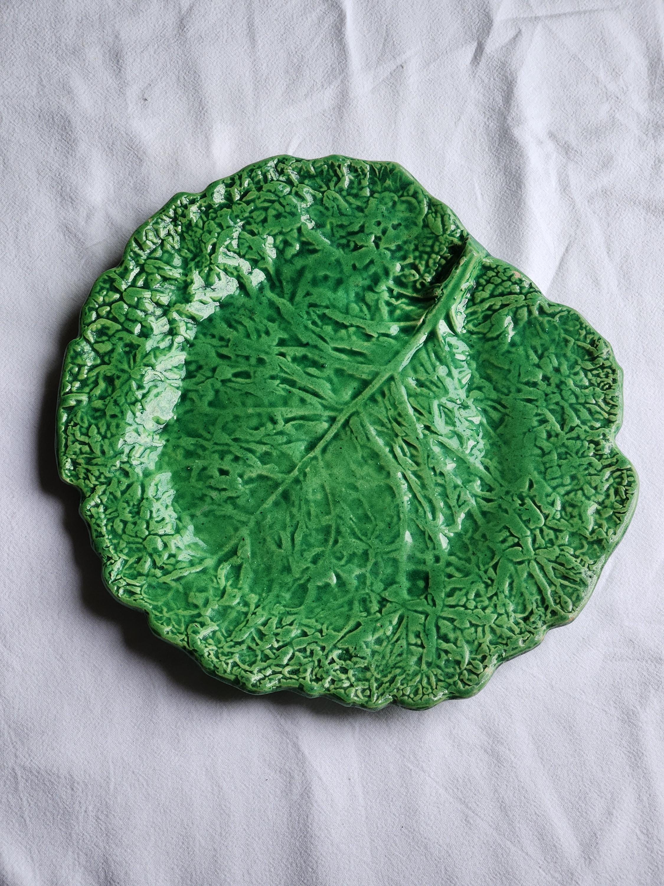 Duo d'assiettes en barbotine feuille de chou