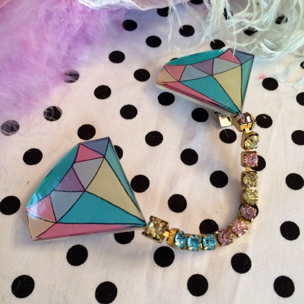 Pastel Diamond Collar Clip