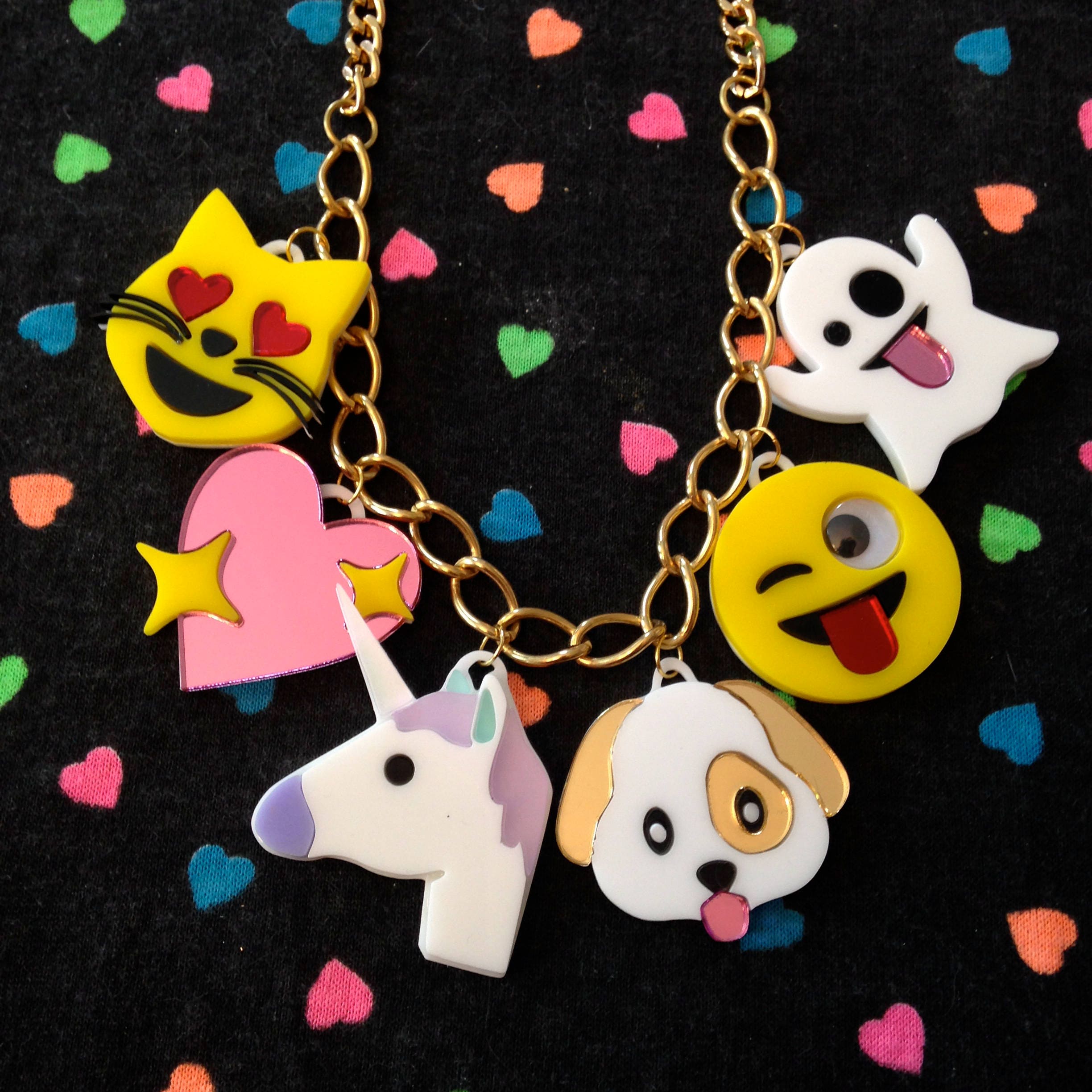 絵文字ラブアクリルチャームネックレス、猫、ハート、ユニコーン、子犬 