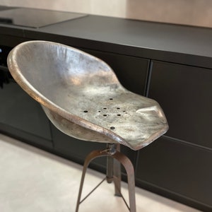 Modern bar style chair / stool