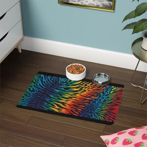 Vibrant Animal Print Pet Mat: Non-Slip Dog & Cat Bowl Mat
