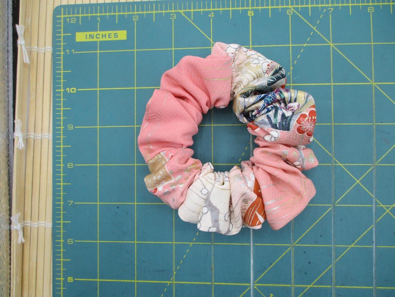 Kawaii Pink Floral Simple Handmade Vintage Silk Kimono Scrunchie immagine 15