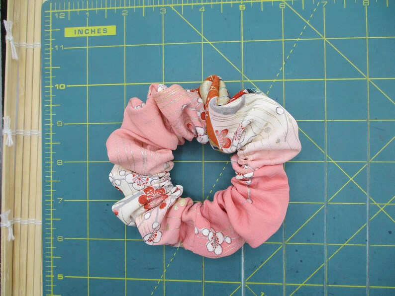 Kawaii Pink Floral Simple Handmade Vintage Silk Kimono Scrunchie immagine 16
