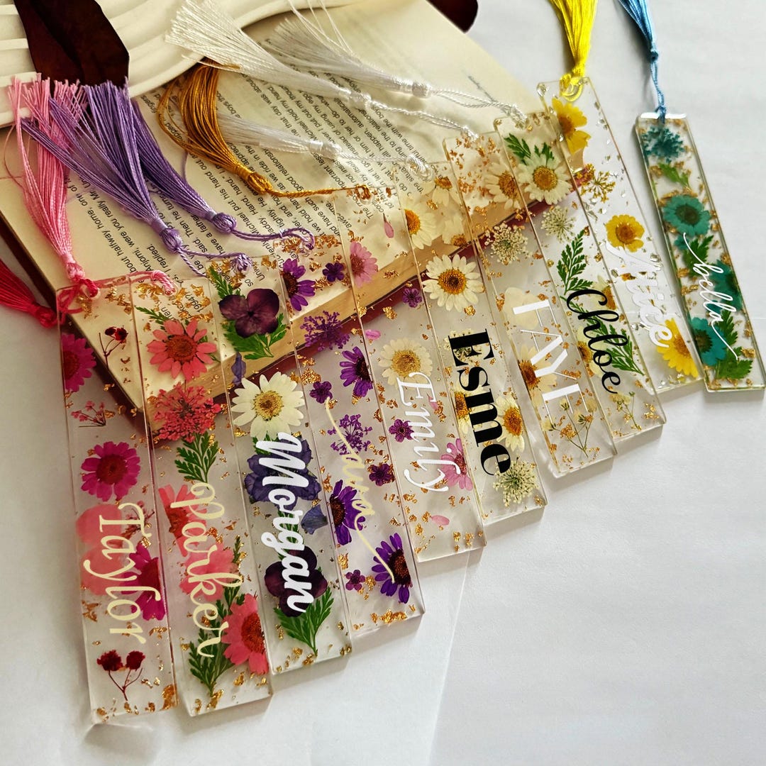 Pressed Flower Bookmark for Women, Custom Resin Bookmark, Personalized Bookmark, Floral Bookmark With Name, Mothers Day Gift Idea, Book Mark - Etsy