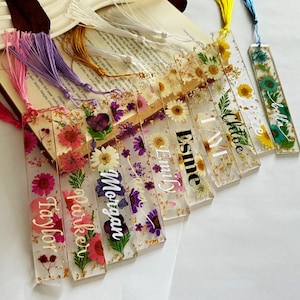 Pressed Flower Bookmark for Women, Custom Resin Bookmark, Personalized Bookmark, Floral Bookmark with Name, Mothers Day Gift Idea, Book Mark
