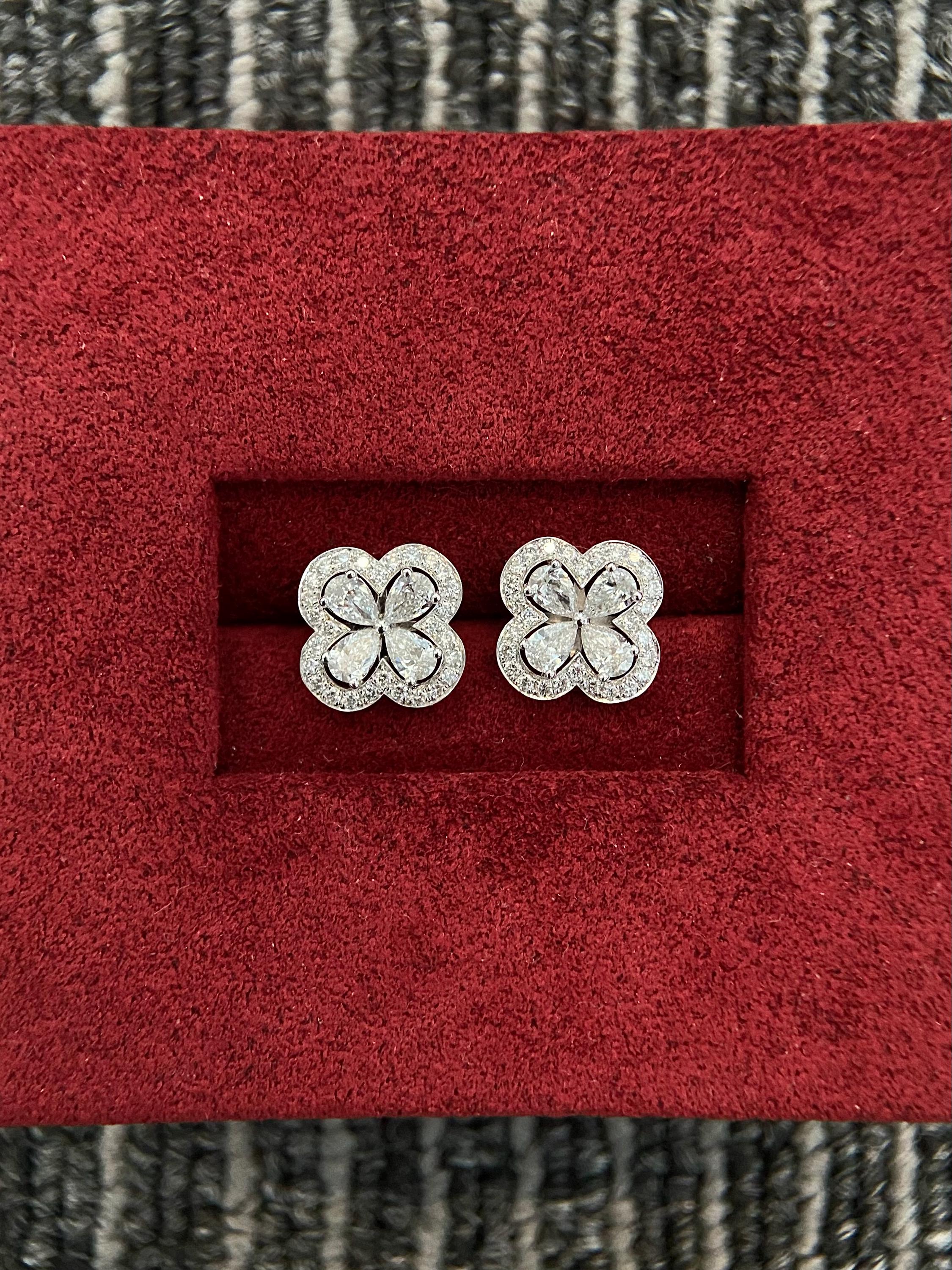 18K Gold Clover Flower Lab Grown Diamond Stud Earrings