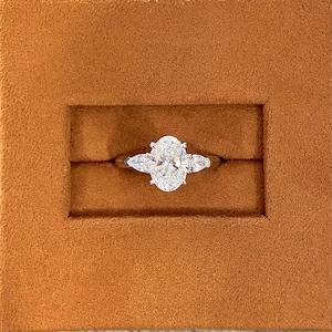 Oval 1.5 carat IGI Certified E Color VVS2 Clarity Lab Grown Diamond Three Stone Engagement Ring, Side Pear Diamonds, 14k white Gold