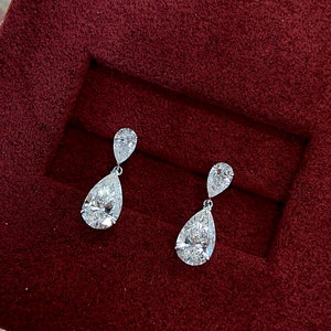 2 Karat insgesamt IGI CERTIFIED F / VS1 Pear Cut Labor gewachsene Diamant Ohrstecker, 18k Weißgold Pushback Posts, Birnenohrringe