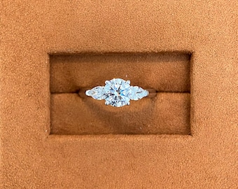 1 Carat D VVS1 IGI CERTIFIED Round Cut Lab Grown Three Stone Diamond Engagement Ring Pear & Round 3 Stone Engagement Ring 14k white gold