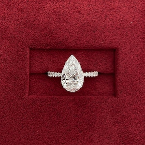 3 Carat E/VVS2 IGI Certified Pear Shape Lab Grown Diamond Solitaire Engagement Ring, Side Round cut Diamonds, 18k White Gold