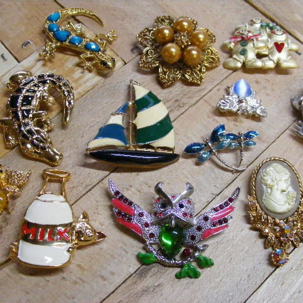 12 Vintage Brooch Pins, WHOLESALE LOT.........Lot 12622-9