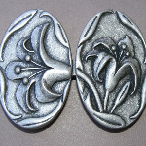 Nicky Epstein Lilies Cloak Clasp, Antique Silver Finish...Lot #875