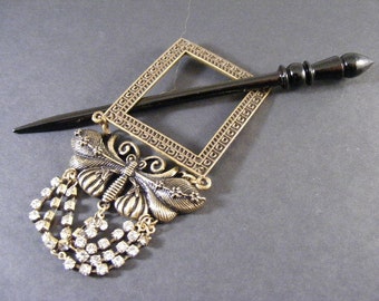 Art Nouveau Antique Brass Finish Butterfly Shawl Pin with Rhinestones... Lot 429166