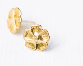 Mini flower studs, flower studs, floral studs, tiny flower earrings, flower jewelry, gold flower earrings, gold flower studs, gift for mom