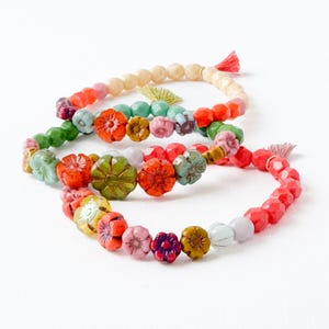 Flower Bracelet for Women - Dainty Floral Jewelry, Handmade Boho Bracelet, Gift for Her, flower bracelet, Cottagecore Accessories,