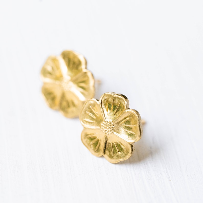 Mini flower studs, flower studs, floral studs, tiny flower earrings, flower jewelry, gold flower earrings, gold flower studs, gift for mom image 3