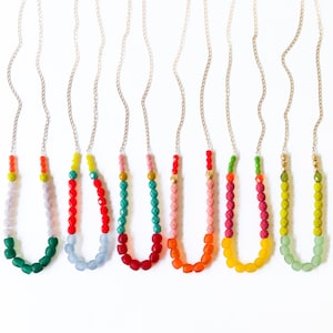 Bunte Perlenkette: Fair Trade recyceltes Glas, 24K vergoldet