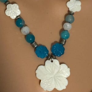 Beaded Necklace, White Flower Pendant Necklace