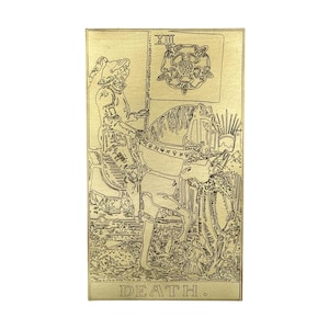 Carte de tarot de la MORT en métal.  Laiton massif. Gravure avec précision et finition à la main.  Décoration d'autel. Don spirituel.