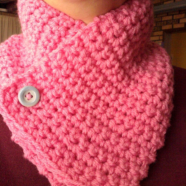 crochet pink neckwarmer with button