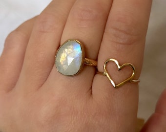 Large Oval Rainbow Moonstone  -  GF  Size 8.5