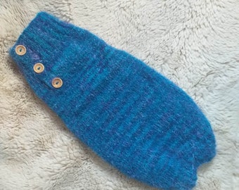 SALE - body length 15 " - Girth 16  " - Neck 11  " - unisex - warm  classic pet sweater -ideal for minature dachshund or others