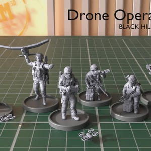 Moderne drone-operators - Miniaturen voor oorlogsspellen en RPG's - Figuren om te beschilderen - Schaal 28 mm / 32 mm / 54 mm