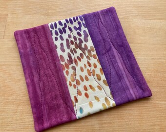 NUEVO - Posavasos acolchado de patchwork para café o tapete para taza con diseño de día lluvioso morado