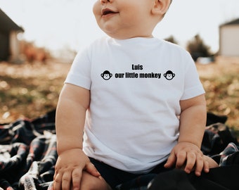 Our little monkey Baby T-Shirt Neugeborenen-Outfits personalisiert Baby Geburtstagskind Geschenk Mama Papa Storch Einzigartig Lustig Süß