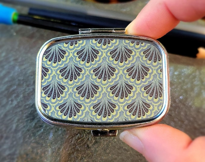 Scallop Maille Mermaid Paisley Pillbox, Green & Black, Hand Drawn Pattern