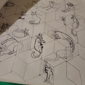 Puede incluir: Un boceto en tinta negra de m&uacute;ltiples gatos en varias poses, sobre un fondo blanco. Los gatos est&aacute;n dispuestos en un patr&oacute;n geom&eacute;trico, cada uno aparentemente ocupando un cubo separado. El estilo es simple, con l&iacute;neas limpias.