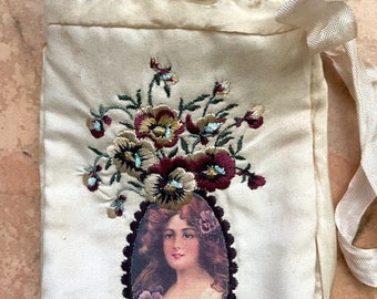 romantic lace gift pouch