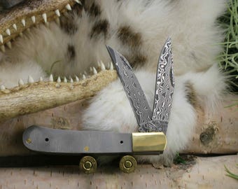 San Mai Damascus Trapper Knife Blade Blank – 70-Layer Stainless with Brass Bolsters