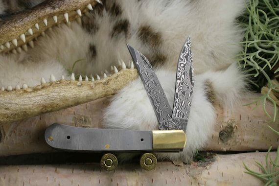 San Mai Damascus Trapper Knife Blade Blank – 70-Layer Stainless with Brass Bolsters