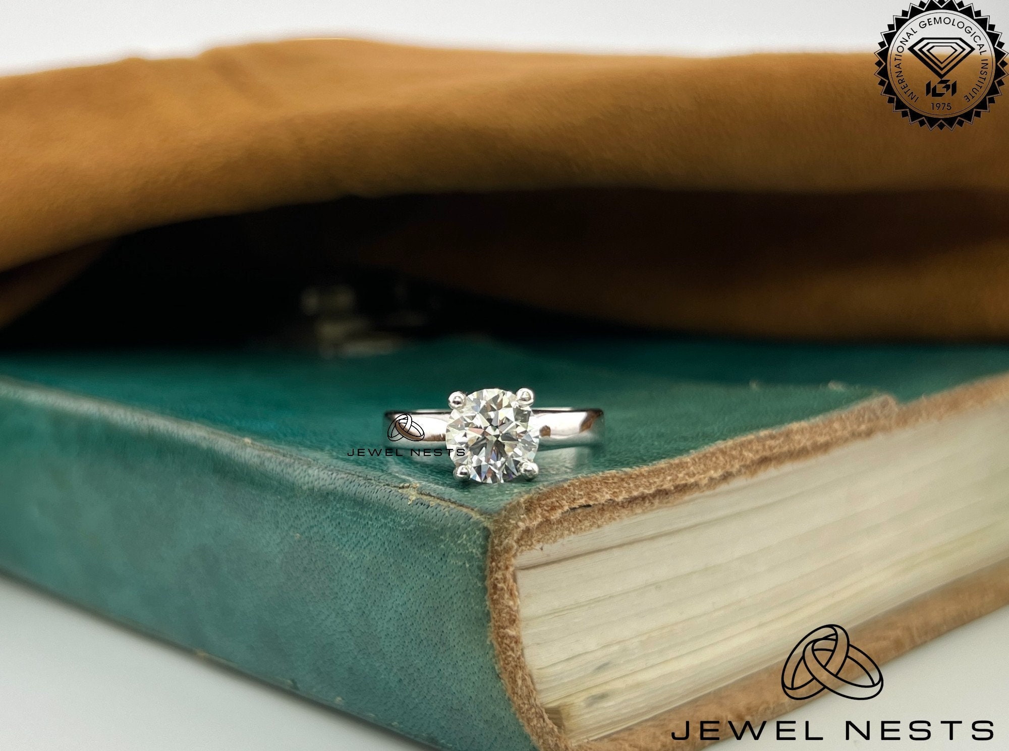 Round brilliant solitaire discount