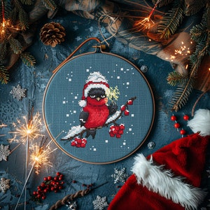 Modèle de point de croix d'humeur du Nouvel An, motif de broderie bouvreuil avec cierges magiques, oiseau sombre rigolo, grille DMC de Noël PDF à télécharger
