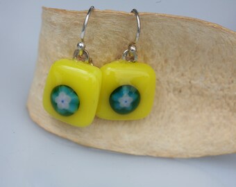 Pretty Fused Glass Flower Earrings No.  5001