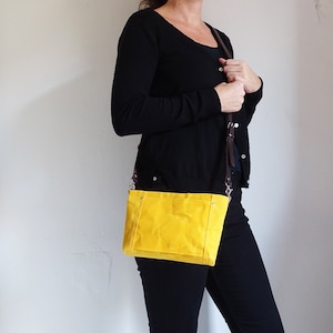 Petit sac à main bandoulière en toile cirée, lanière en cuir, sac à fermeture éclair