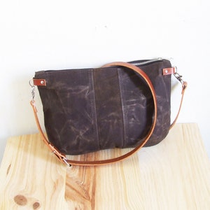 Bolso pequeño de lona encerada, Cremallera, correa de piel