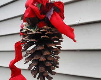 Hanging VALENTINE pine cone Ornament